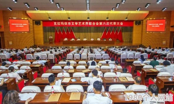 跟讨厌到死的部长去出差听说部长的小三也去了同一城市还住同一家酒店