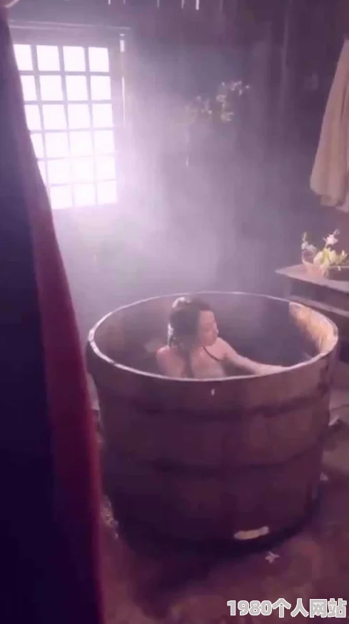 美女洗澡无遮挡物无内衣内裤视频截图曝光网络疯传引发网友热议
