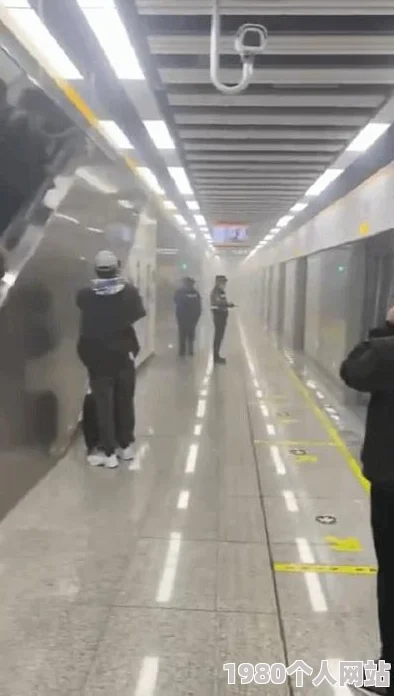 地铁逃生游戏攻略：7.62步枪优选指南，哪款最适合你的战场策略？